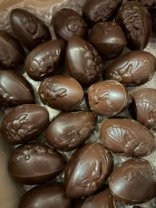 ZH244926 Eitjes 6 cm fondant chocolade per 100 gr