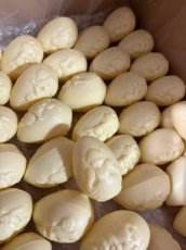 ZH245026 Eitjes 6 cm witte chocolade per 100 gr